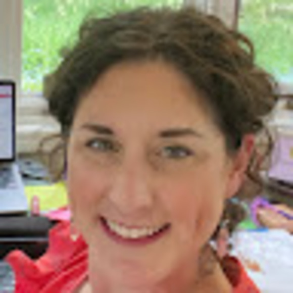 Meet your Posher, Katie ✨ - Picture 1 of 1